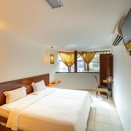 Newbridge Hotel ملقا المظهر الخارجي الصورة