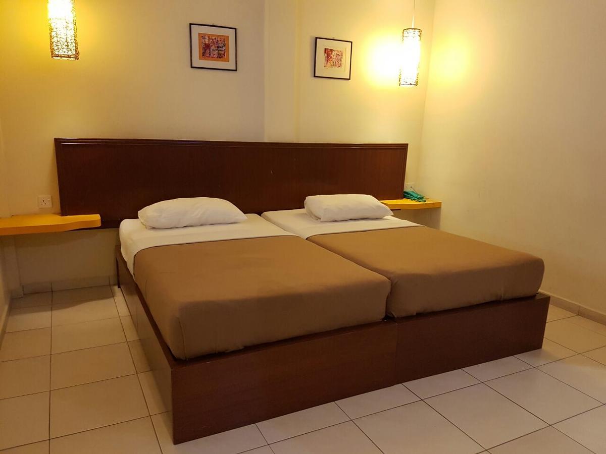 Newbridge Hotel ملقا المظهر الخارجي الصورة