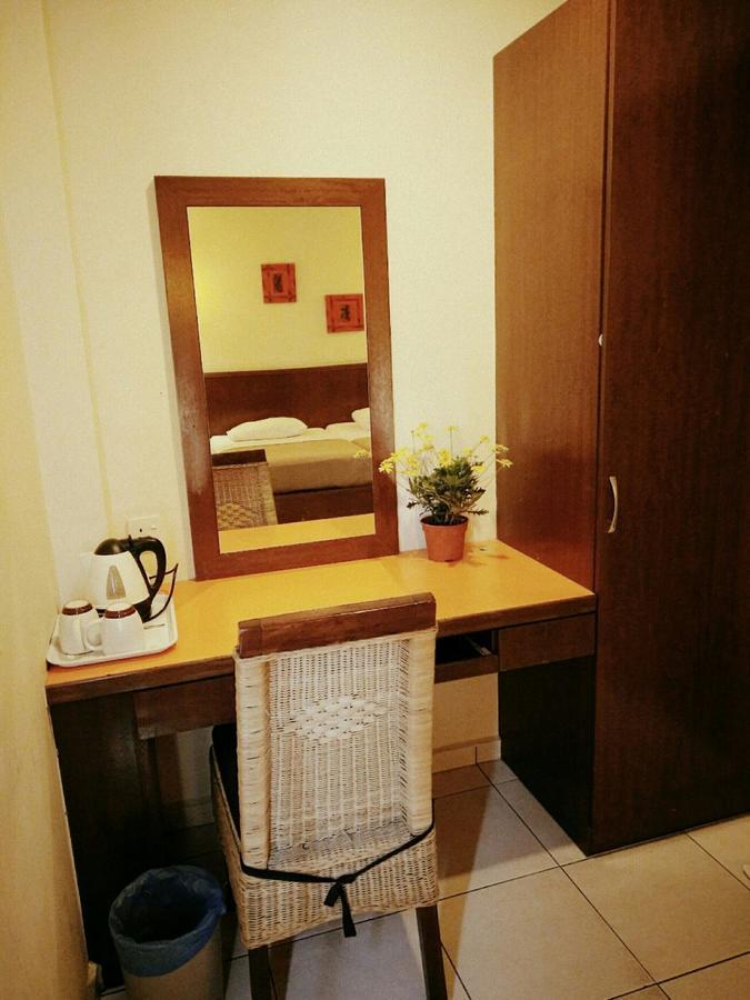 Newbridge Hotel ملقا المظهر الخارجي الصورة