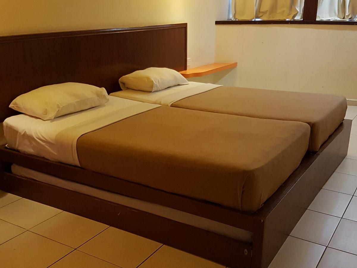 Newbridge Hotel ملقا المظهر الخارجي الصورة