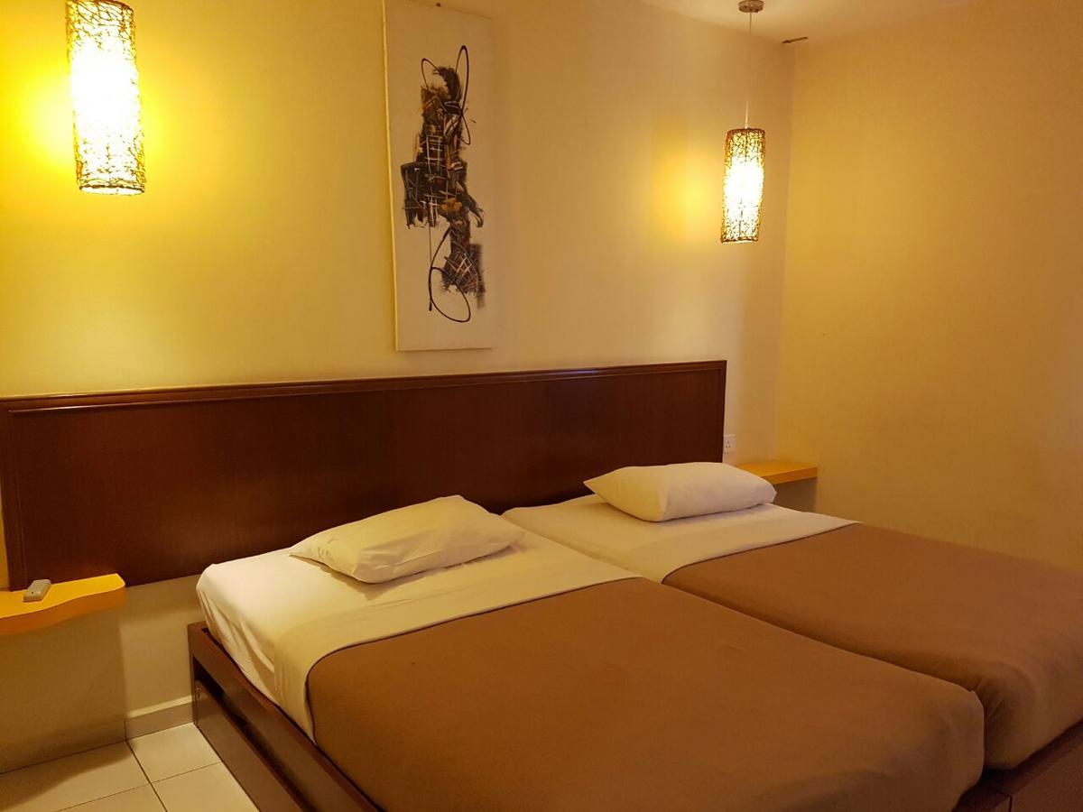 Newbridge Hotel ملقا المظهر الخارجي الصورة