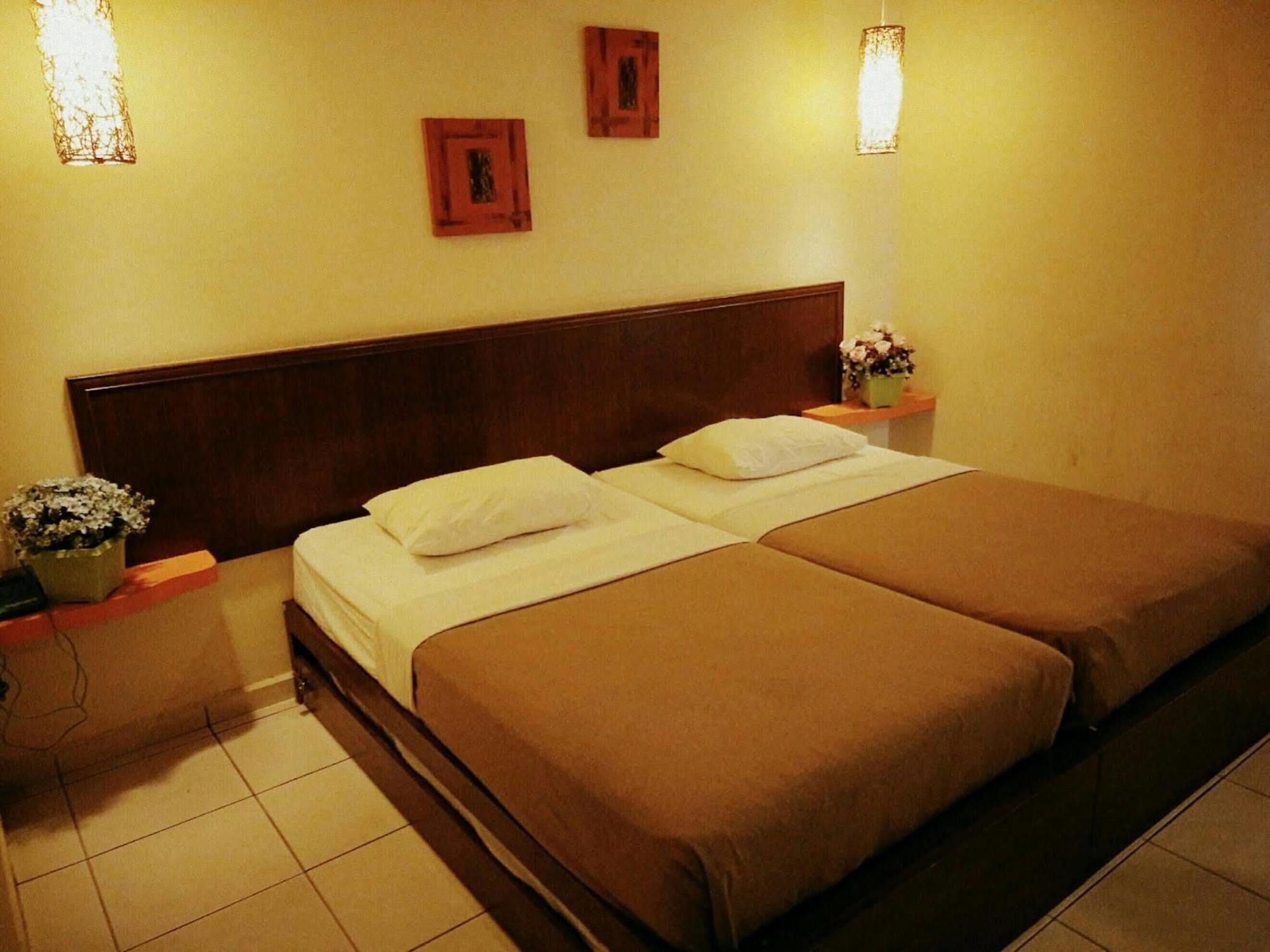 Newbridge Hotel ملقا المظهر الخارجي الصورة