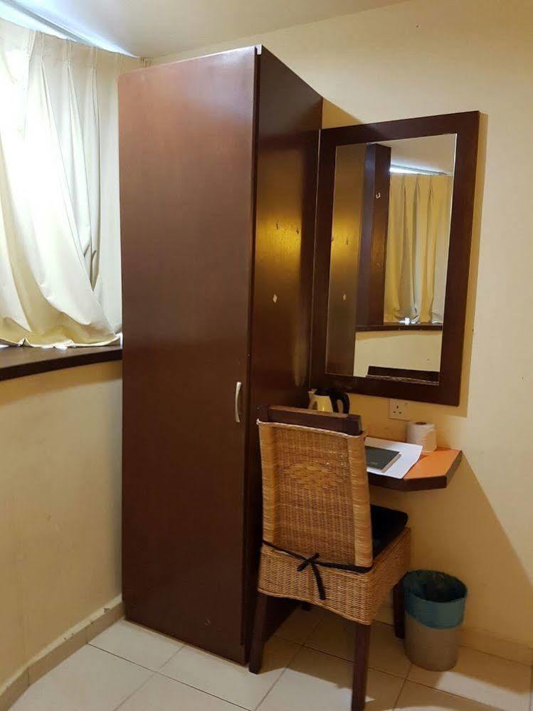 Newbridge Hotel ملقا المظهر الخارجي الصورة