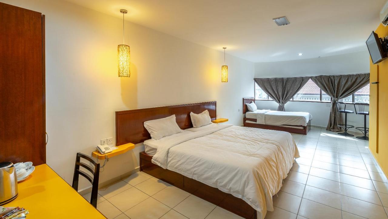 Newbridge Hotel ملقا المظهر الخارجي الصورة