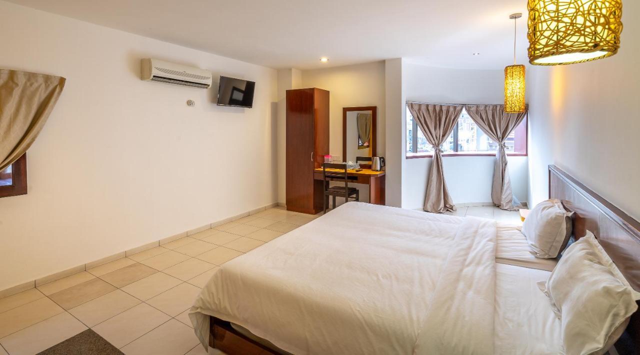 Newbridge Hotel ملقا المظهر الخارجي الصورة